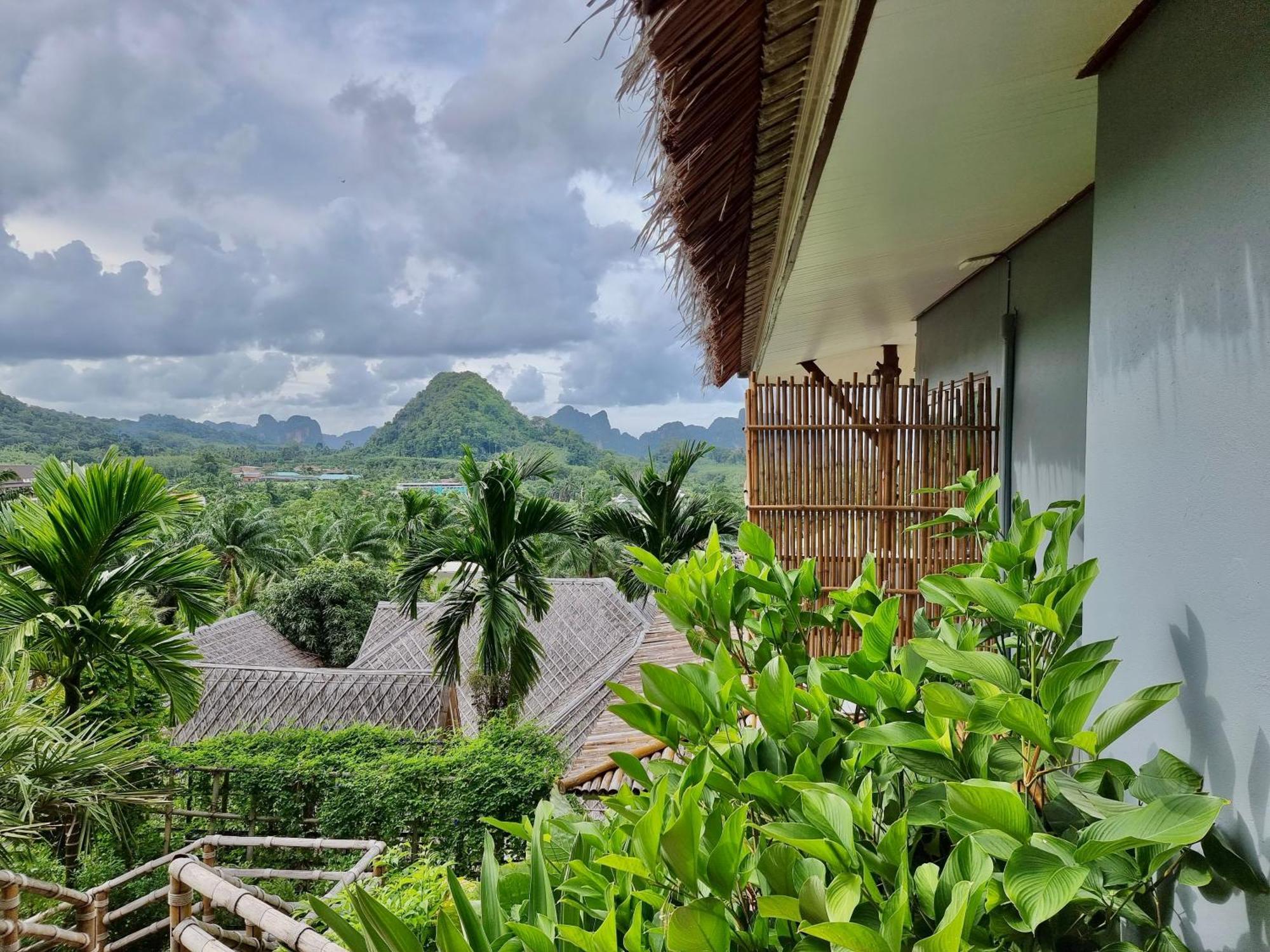 Baan Phuvara Retreat - Romantic Jacuzzi Mountain View Villas Ao Nang Номер фото