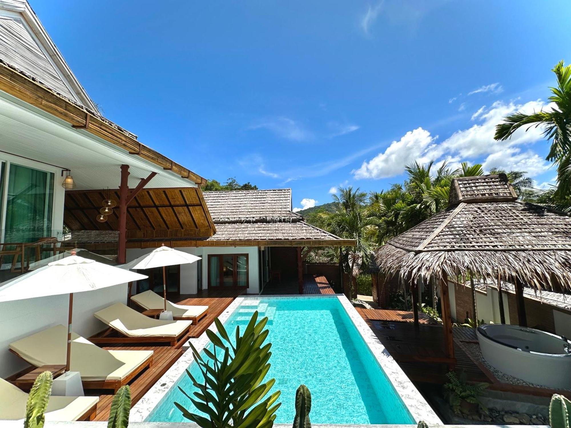 Baan Phuvara Retreat - Romantic Jacuzzi Mountain View Villas Ao Nang Номер фото