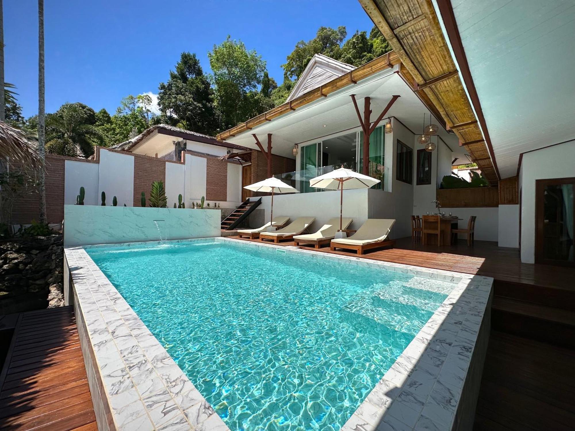 Baan Phuvara Retreat - Romantic Jacuzzi Mountain View Villas Ao Nang Номер фото