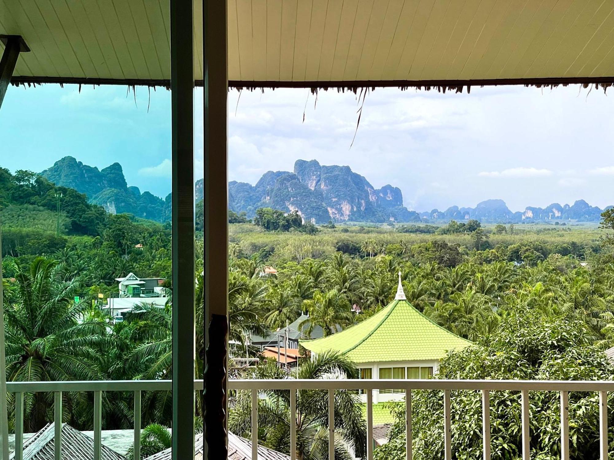 Baan Phuvara Retreat - Romantic Jacuzzi Mountain View Villas Ao Nang Номер фото